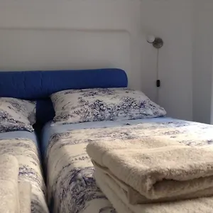 Bed & Breakfast 2 Be Colosseo, Rome